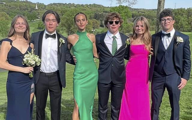 6175457_web1_Her-Prom-051823-6