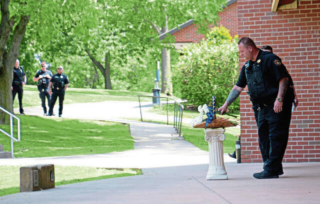6180532_web1_gtr-officermemorial09W-051823