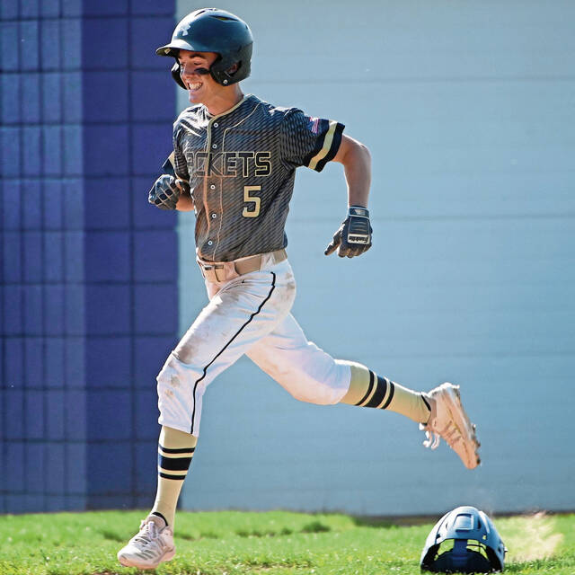 Freeport capitalizes on East Allegheny mistakes to set up section title showdown