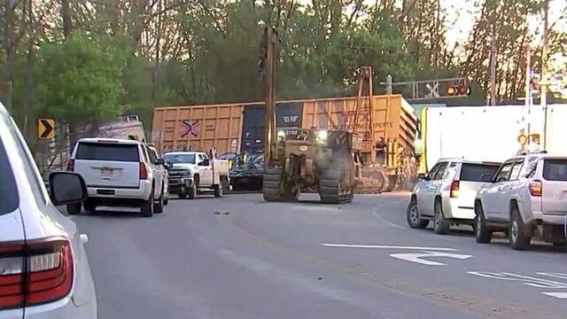6187327_web1_ptr-NCastleDerailA-051223