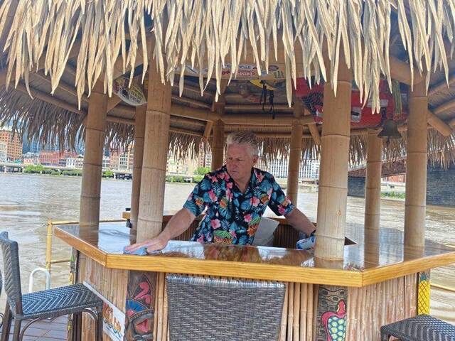 6193284_web1_ptr-tiki-5