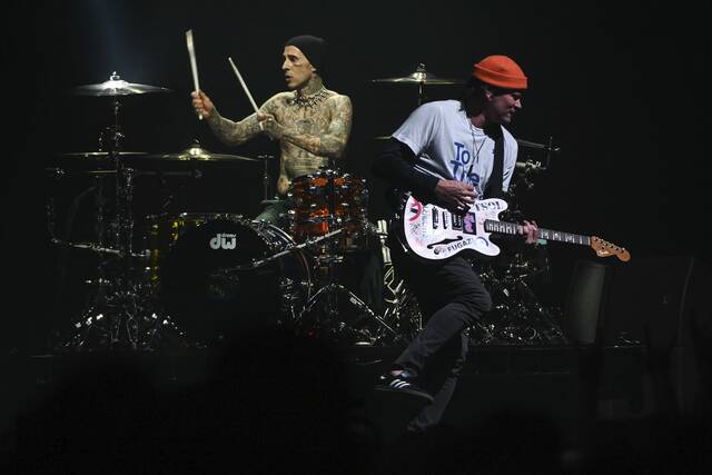 6199481_web1_ptr-blink182concert020-051823