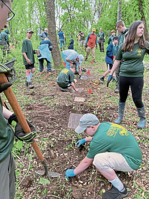 6207562_web1_cemeterycleanup2