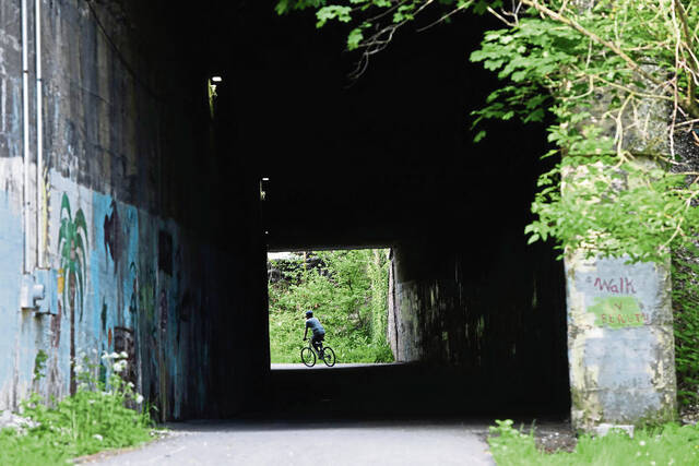 6210721_web1_gtr-tunnelmural002-052023