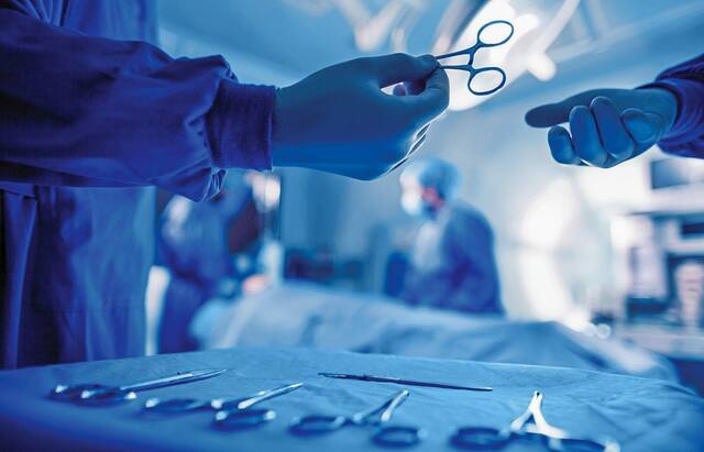 6215918_web1_web-operatingroom