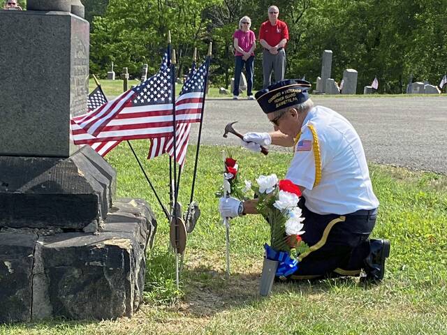 6238020_web1_gtr-jeannettehonorguard5