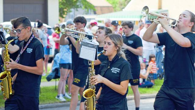 6245072_web1_pal-oakmontveronamemorial-060823-6
