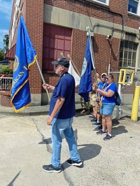 6246182_web1_her-blawnoxparade5-060823