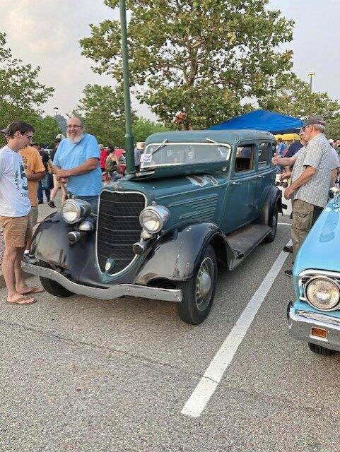 6248979_web1_her-carshow-060823