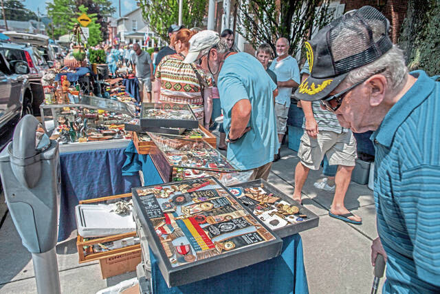6252658_web1_gtr-antiquesonthediamond