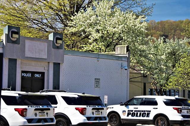 6253506_web1_WEB-New-Ken-cop-car-ZZ