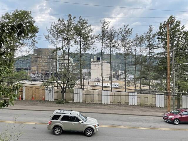 6260763_web1_vnd-SmokestackFallout3-060423