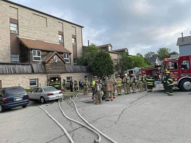 6262889_web1_gtr-DerryAptFire-060523
