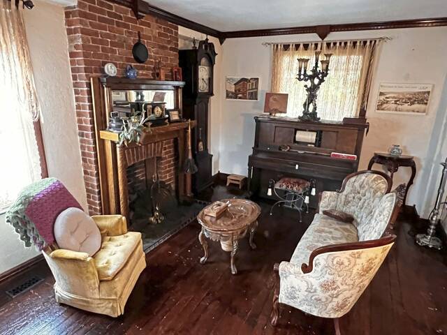 6272461_web1_vnd-OldParsonage-060723-7