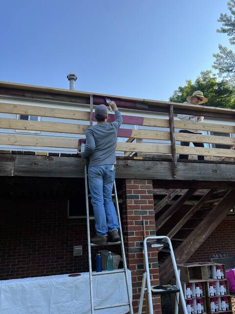 6272611_web1_volunteers-painting
