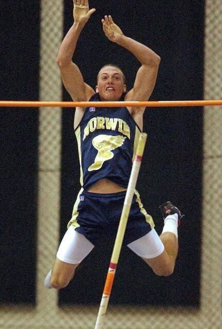 Former WPIAL pole vault champion Tim Tray’s facility offers vaulters a chance to improve