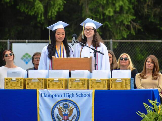 6284108_web1_hj-hamptongraduation-062223-4