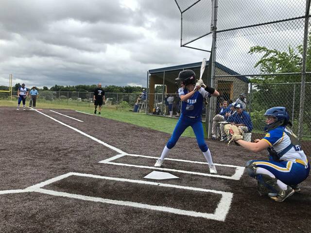 Union softball team rallies again to make PIAA finals