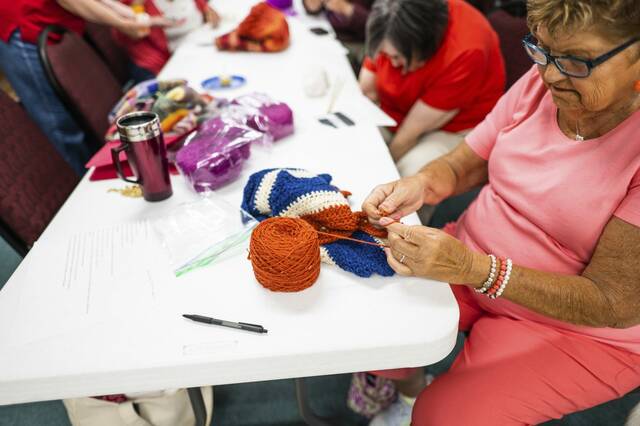 6272339_web1_gtr-KnittingGuild3-061623
