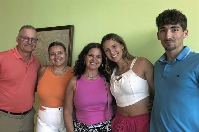 6329540_web1_wep-oa-blockparty7-070223