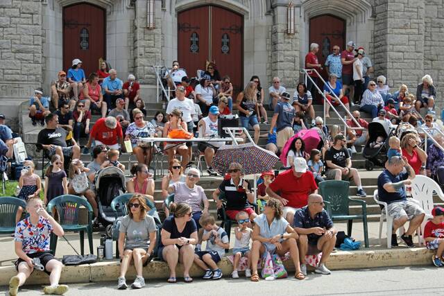 6352160_web1_gtr-LO-LatrobeParade-070523--3-