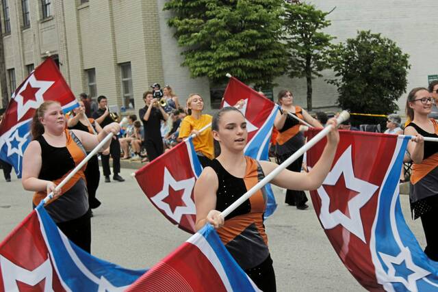 6352160_web1_gtr-LO-LatrobeParade-070523--7-