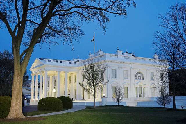 6354823_web1_web-whitehouse