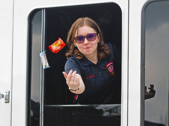 6355432_web1_te-july4parade-071323-1