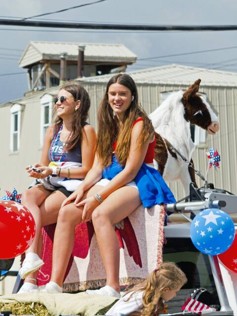 6355432_web1_te-july4parade-071323-14