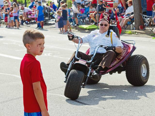 6355432_web1_te-july4parade-071323-15