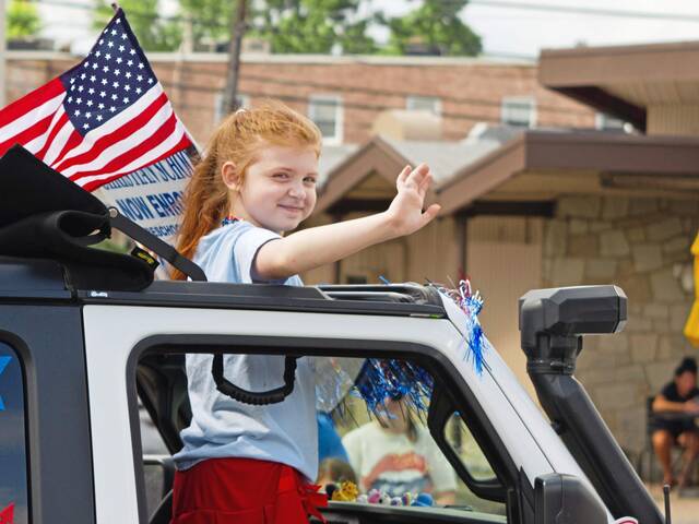 6355432_web1_te-july4parade-071323-16