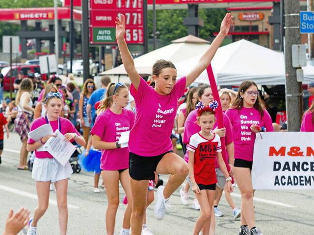 6355432_web1_te-july4parade-071323-18