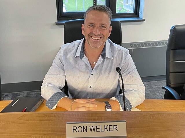 6370542_web1_vnd-RonWelker