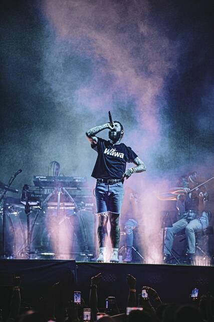 6377106_web1_Postmalone-071323-05