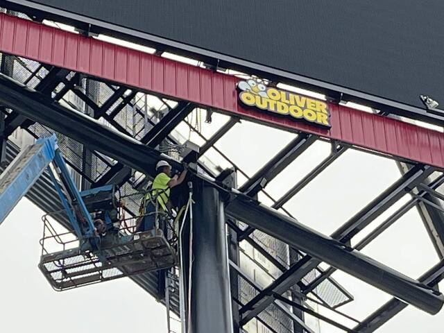 6381943_web1_vnd-tarebillboard5