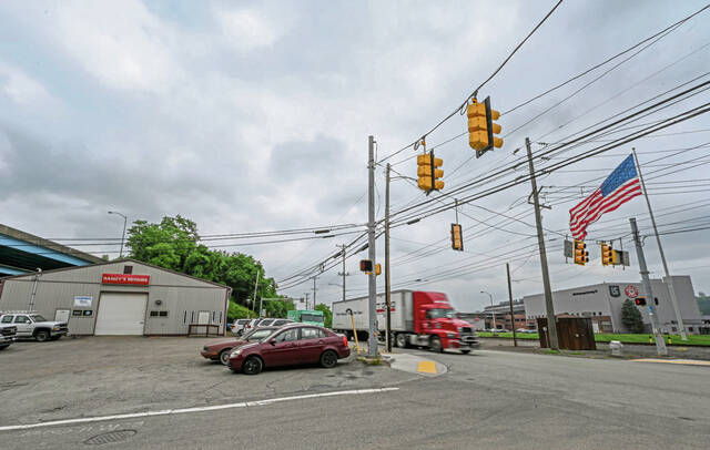 6382177_web1_vnd-eastdeerbillboards2-070123