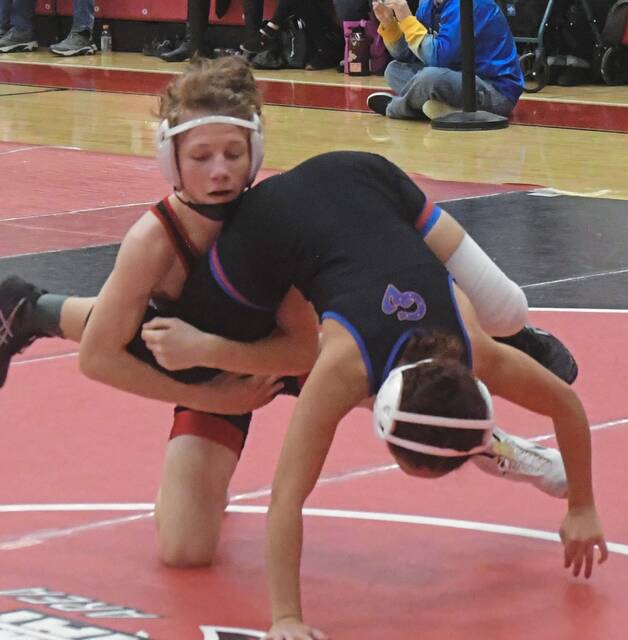 Fox Chapel wrestler tests himself with offseason competition