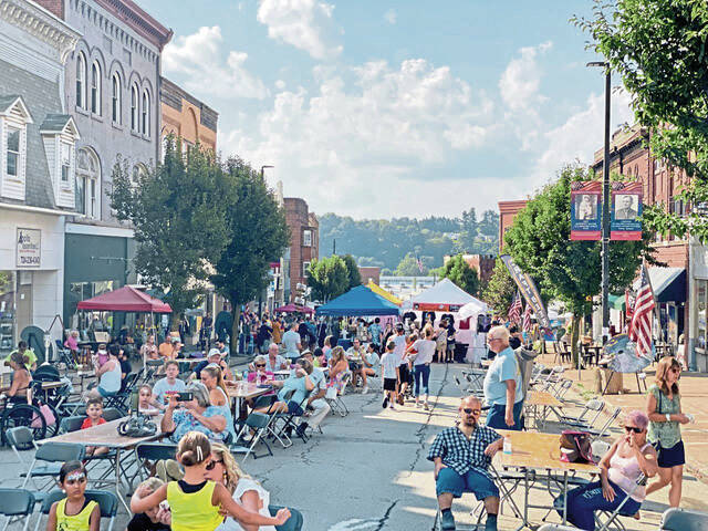 6399246_web1_vnd-vandyartfest-072621-2