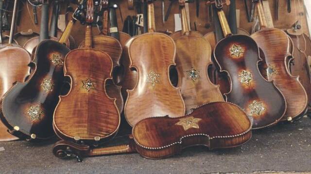 6401312_web1_PTR-FiveThings-Violins