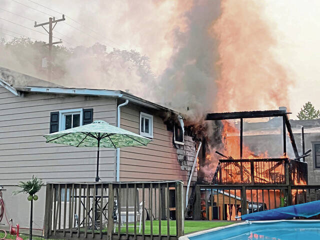 6435665_web1_gtr-BroadwayFire-080223