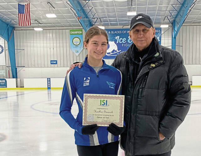 6437047_web1_ptr-IceSkatingHOF2-080323