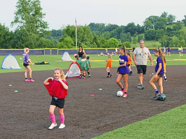 6439121_web1_pal-plumsoccercamp-081023-6