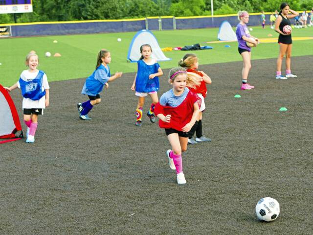 6439121_web1_pal-plumsoccercamp-081023-7