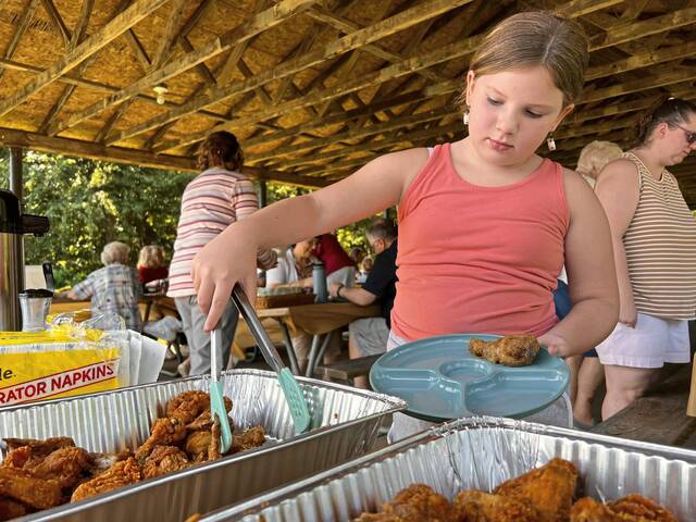 6445663_web1_vep-lo-ScenesLeechChurchPicnic-1-081323