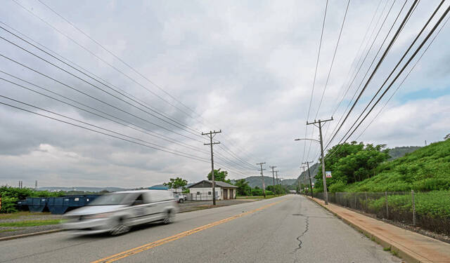 6445720_web1_vnd-eastdeerbillboards1-070123