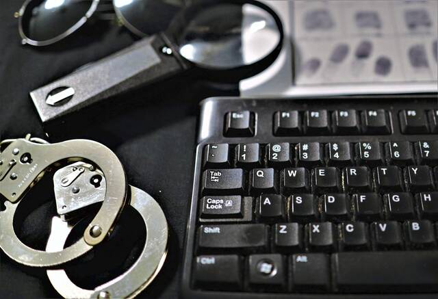6457065_web1_web-handcuffs-D