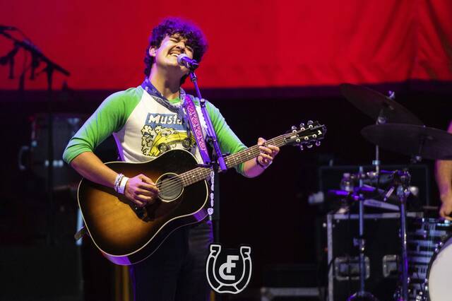 6465014_web1_ptr-WillieNelsonConcert1-081323