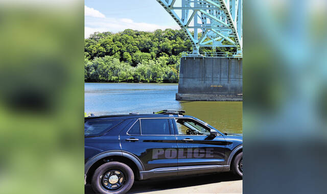 6475036_web1_vnd-TarenPoliceBridge-081623
