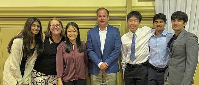 6478508_web1_governorschool