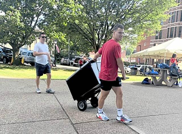 6478644_web1_ptr-collegemovein-4-081623